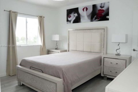 Adosado en venta en Florida City, Florida, 3 dormitorios, 133.78 m2 № 1965839 - foto 24