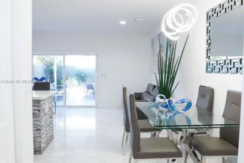 Adosado en venta en Florida City, Florida, 3 dormitorios, 133.78 m2 № 1965839 - foto 4