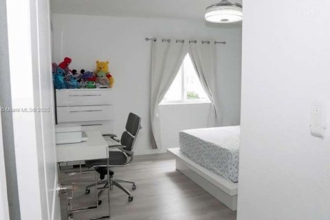 Adosado en venta en Florida City, Florida, 3 dormitorios, 133.78 m2 № 1965839 - foto 17