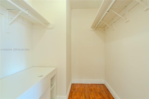 Apartment in Miami, Florida 2 bedrooms, 96.25 sq.m. № 2254121 - photo 26