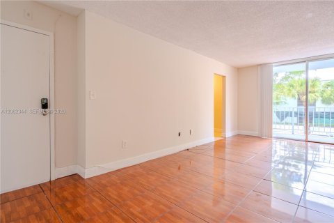 Apartment in Miami, Florida 2 bedrooms, 96.25 sq.m. № 2254121 - photo 7