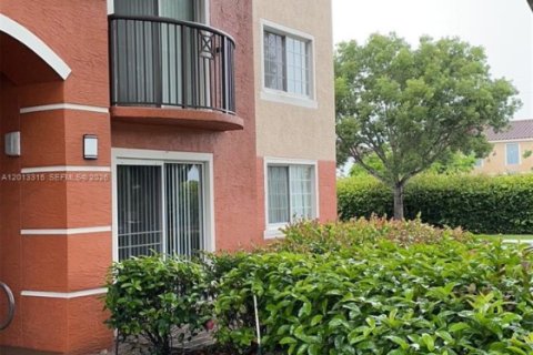 Condo in West Palm Beach, Florida, 1 bedroom  № 2075579 - photo 7