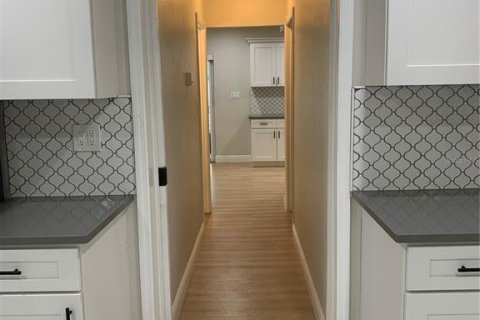 Villa ou maison à louer à Saint Petersburg, Floride: 4 chambres, 168.62 m2 № 2106544 - photo 18