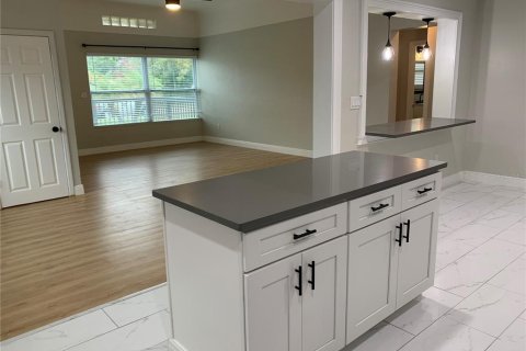 Villa ou maison à louer à Saint Petersburg, Floride: 4 chambres, 168.62 m2 № 2106544 - photo 7