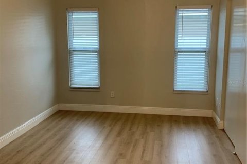 Villa ou maison à louer à Saint Petersburg, Floride: 4 chambres, 168.62 m2 № 2106544 - photo 28