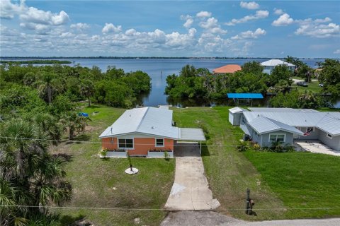 Casa en venta en Punta Gorda, Florida, 3 dormitorios, 105.91 m2 № 1797873 - foto 1