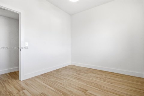 Condominio en alquiler en Miami, Florida, 1 dormitorio, 57.6 m2 № 2339918 - foto 21