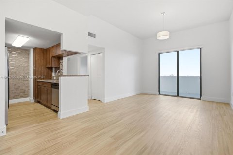 Condominio en alquiler en Miami, Florida, 1 dormitorio, 57.6 m2 № 2339918 - foto 2