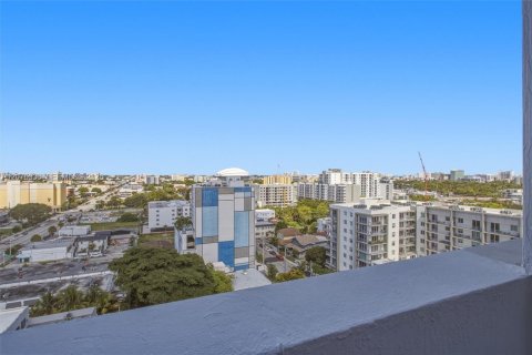 Condominio en alquiler en Miami, Florida, 1 dormitorio, 57.6 m2 № 2339918 - foto 16