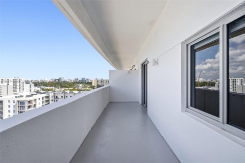 Condominio en alquiler en Miami, Florida, 1 dormitorio, 57.6 m2 № 2339918 - foto 15