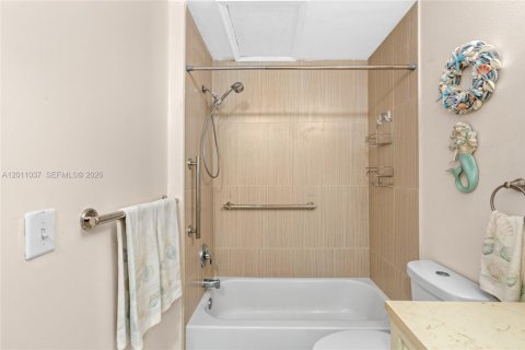 Condo in Boca Raton, Florida, 2 bedrooms  № 2075376 - photo 13