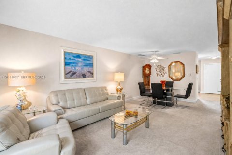 Condo in Boca Raton, Florida, 2 bedrooms  № 2075376 - photo 24