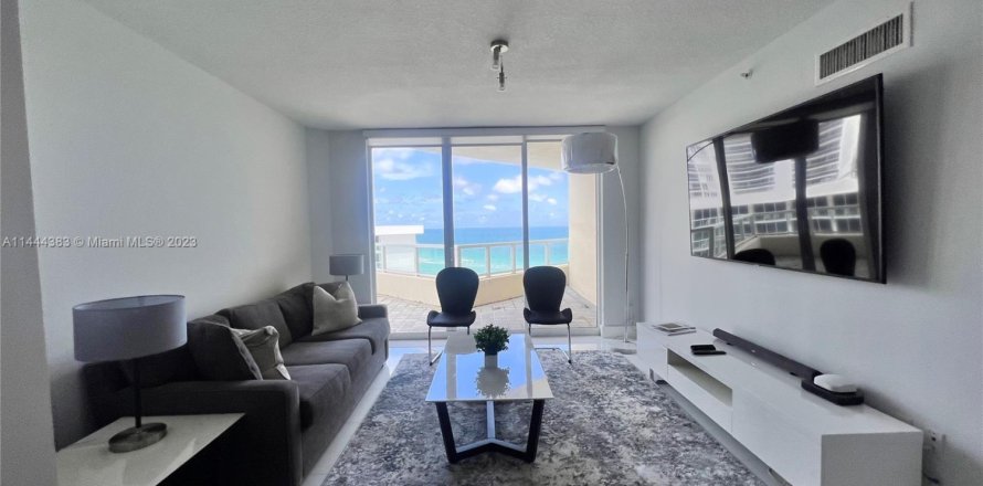Condo à Sunny Isles Beach, Floride, 2 chambres № 691623