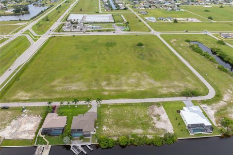 Land in Cape Coral, Florida № 1915288 - photo 10