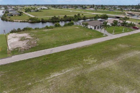Land in Cape Coral, Florida № 1915288 - photo 13