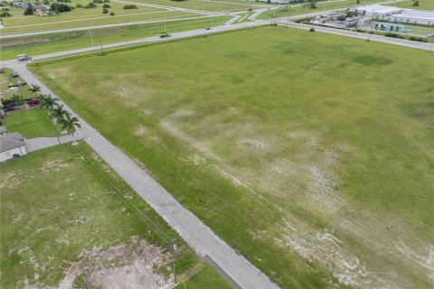 Land in Cape Coral, Florida № 1915288 - photo 7
