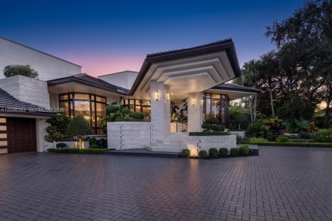 House in Weston, Florida 6 bedrooms, 988.11 sq.m. № 2399958 - photo 12