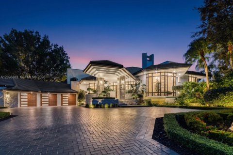 House in Weston, Florida 6 bedrooms, 988.11 sq.m. № 2399958 - photo 8