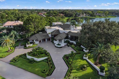 House in Weston, Florida 6 bedrooms, 988.11 sq.m. № 2399958 - photo 4