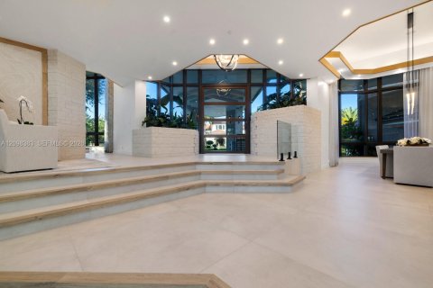 House in Weston, Florida 6 bedrooms, 988.11 sq.m. № 2399958 - photo 19