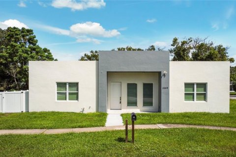Villa ou maison à vendre à Casselberry, Floride: 4 chambres, 225.1 m2 № 1914413 - photo 1