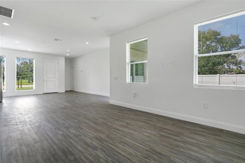 Villa ou maison à vendre à Casselberry, Floride: 4 chambres, 225.1 m2 № 1914413 - photo 4