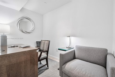 Condo in Miami, Florida, 1 bedroom  № 1762418 - photo 17