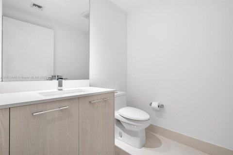 Condo in Miami, Florida, 1 bedroom  № 1762418 - photo 18