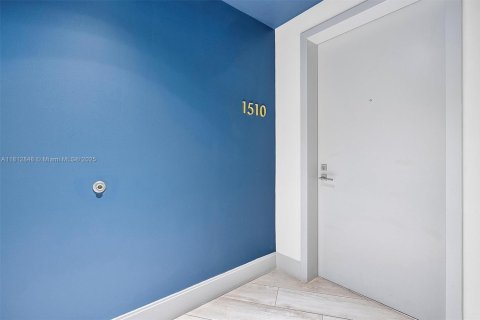 Condo in Miami, Florida, 1 bedroom  № 1762418 - photo 22