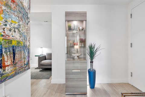 Condo in Miami, Florida, 1 bedroom  № 1762418 - photo 21