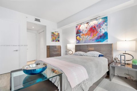 Condo in Miami, Florida, 1 bedroom  № 1762418 - photo 12
