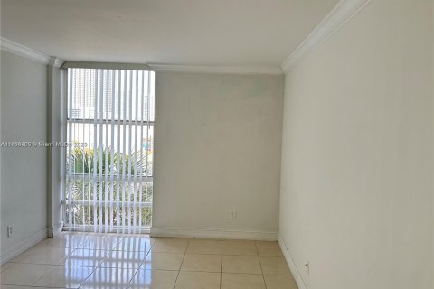 Condo in Sunny Isles Beach, Florida, 1 bedroom  № 1957371 - photo 10