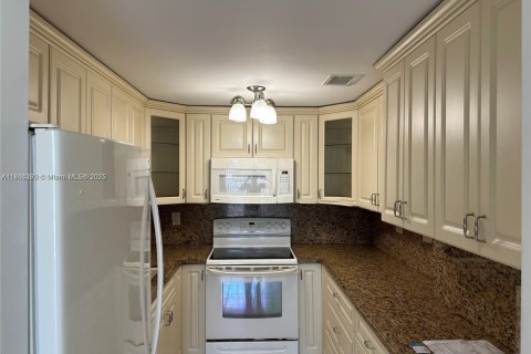 Condo in Sunny Isles Beach, Florida, 1 bedroom  № 1957371 - photo 5