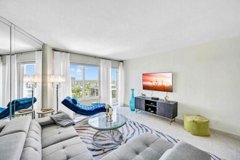Condominio en venta en Fort Lauderdale, Florida, 1 dormitorio, 74.32 m2 № 2243354 - foto 2