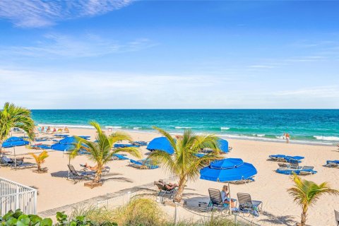Condominio en venta en Fort Lauderdale, Florida, 1 dormitorio, 74.32 m2 № 2243354 - foto 28