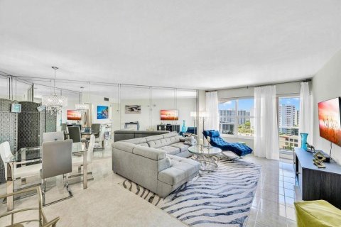 Condominio en venta en Fort Lauderdale, Florida, 1 dormitorio, 74.32 m2 № 2243354 - foto 4