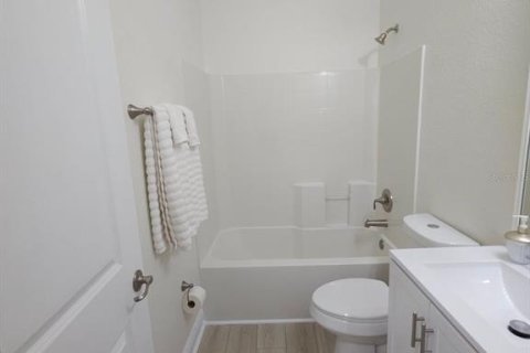 House in Auburndale, Florida 3 bedrooms, 124.86 sq.m. № 1565241 - photo 11