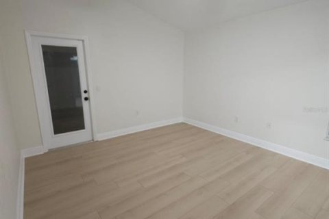 House in Auburndale, Florida 3 bedrooms, 124.86 sq.m. № 1565241 - photo 9