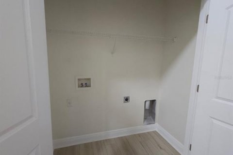 House in Auburndale, Florida 3 bedrooms, 124.86 sq.m. № 1565241 - photo 8