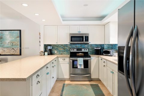 Townhouse in Key Largo, Florida 3 bedrooms, 132.2 sq.m. № 1849242 - photo 2