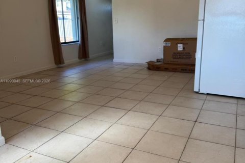 Adosado en alquiler en Homestead, Florida, 3 dormitorios, 111.48 m2 № 2058114 - foto 4