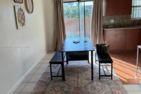 Adosado en alquiler en Homestead, Florida, 3 dormitorios, 111.48 m2 № 2058114 - foto 5