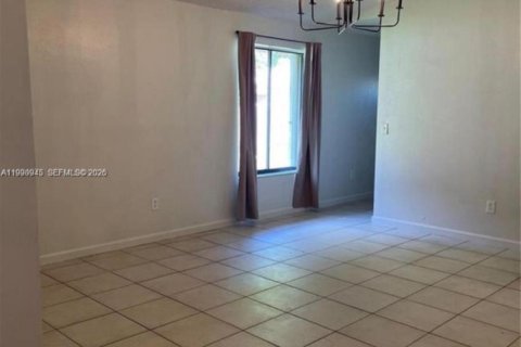 Adosado en alquiler en Homestead, Florida, 3 dormitorios, 111.48 m2 № 2058114 - foto 3