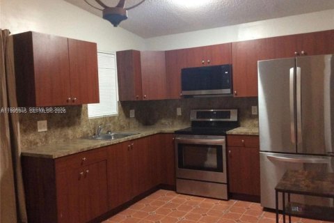 Adosado en alquiler en Homestead, Florida, 3 dormitorios, 111.48 m2 № 2058114 - foto 10