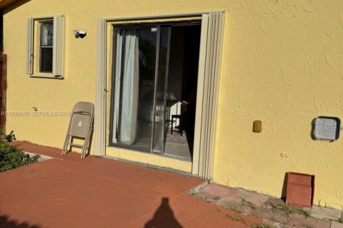 Adosado en alquiler en Homestead, Florida, 3 dormitorios, 111.48 m2 № 2058114 - foto 2