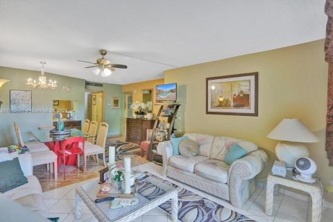 Купить кондоминиум в Майами, Флорида 1 спальня, 98.66м2, № 1957779 - фото 8