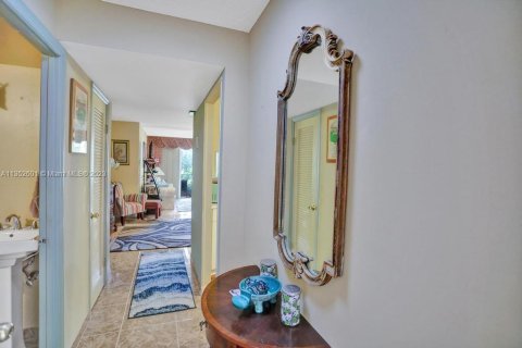 Купить кондоминиум в Майами, Флорида 1 спальня, 98.66м2, № 1957779 - фото 27