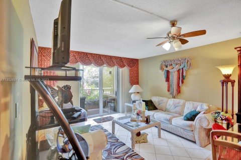 Купить кондоминиум в Майами, Флорида 1 спальня, 98.66м2, № 1957779 - фото 7