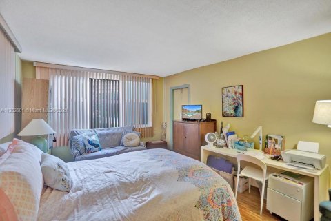 Купить кондоминиум в Майами, Флорида 1 спальня, 98.66м2, № 1957779 - фото 24