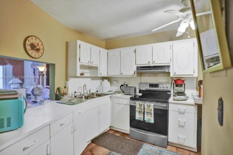 Купить кондоминиум в Майами, Флорида 1 спальня, 98.66м2, № 1957779 - фото 14